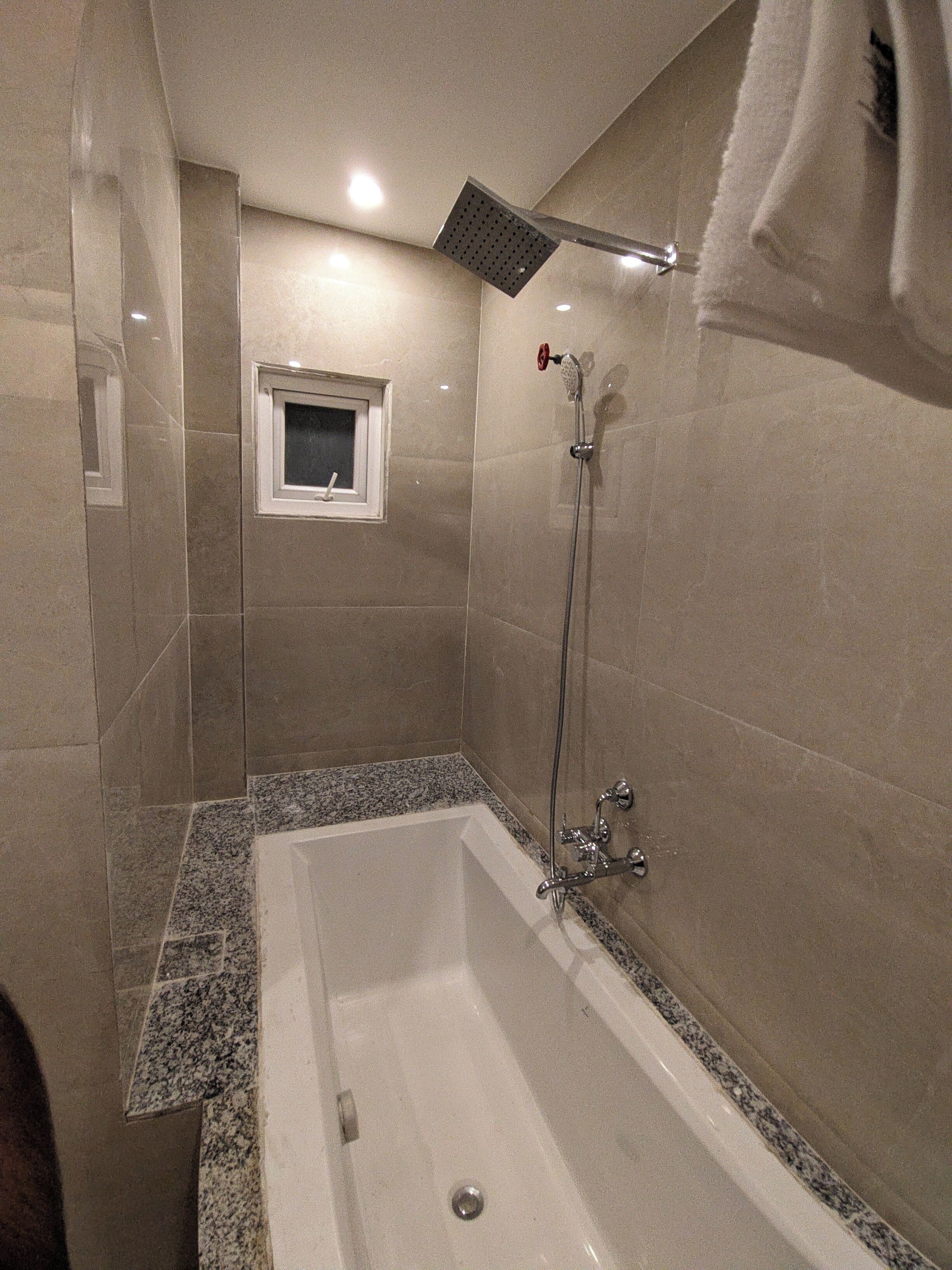 Premium Room, City View | Bathroom