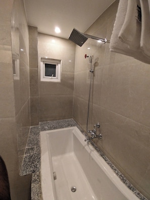 Premium Room, City View | Bathroom | Shower, towels, soap - Hotel Vaikunth (Sahibganj)