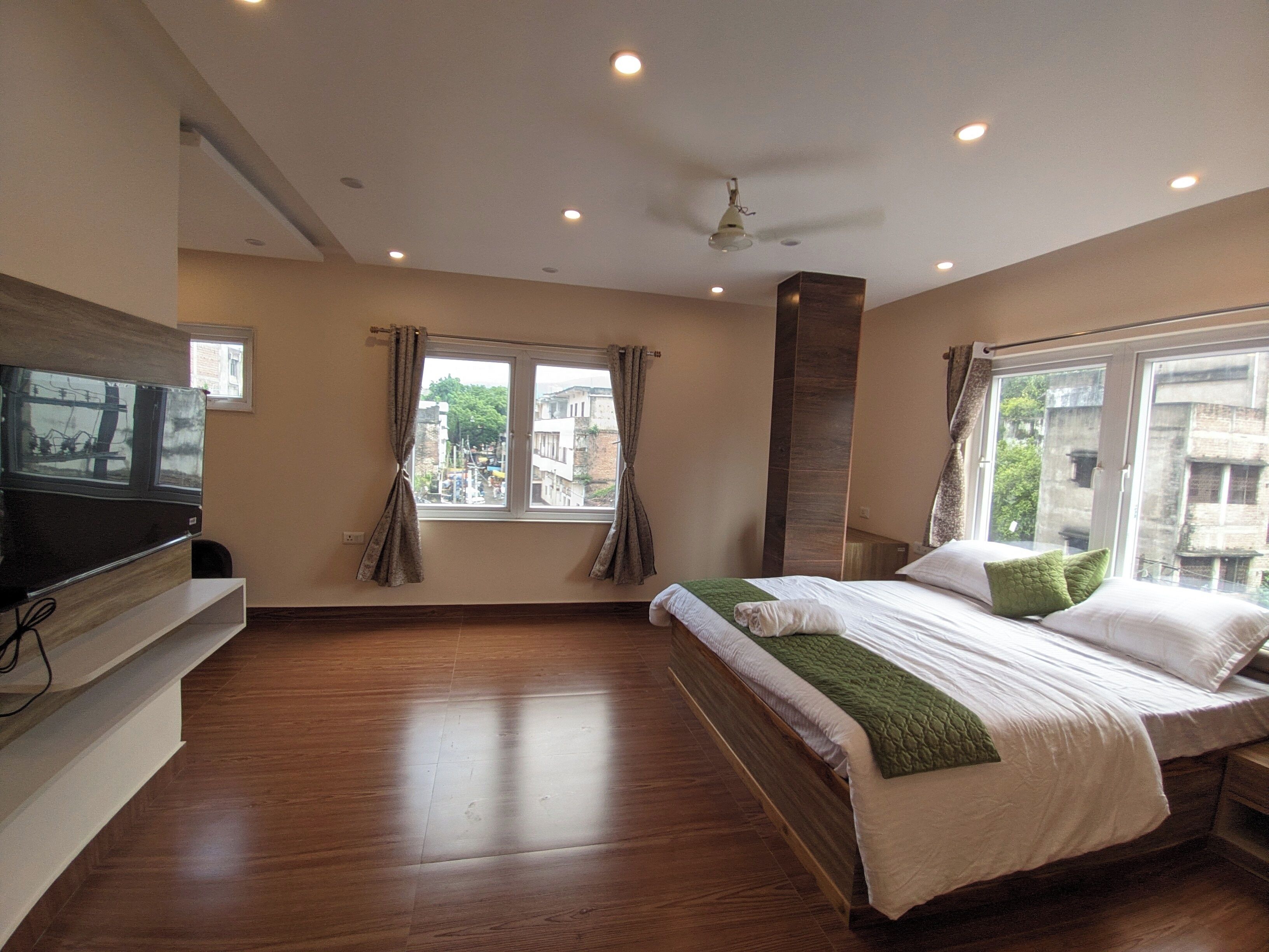 Premium Room, City View