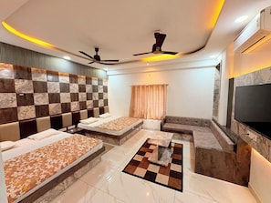 Room - hotel shree karni palace  (Deshnok)