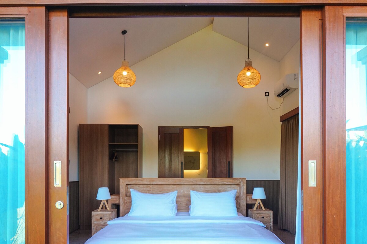 Superior Villa, Kitchen, Garden View | Peti besi dalam bilik, langsir/tirai gelap terus, kalis bunyi 
