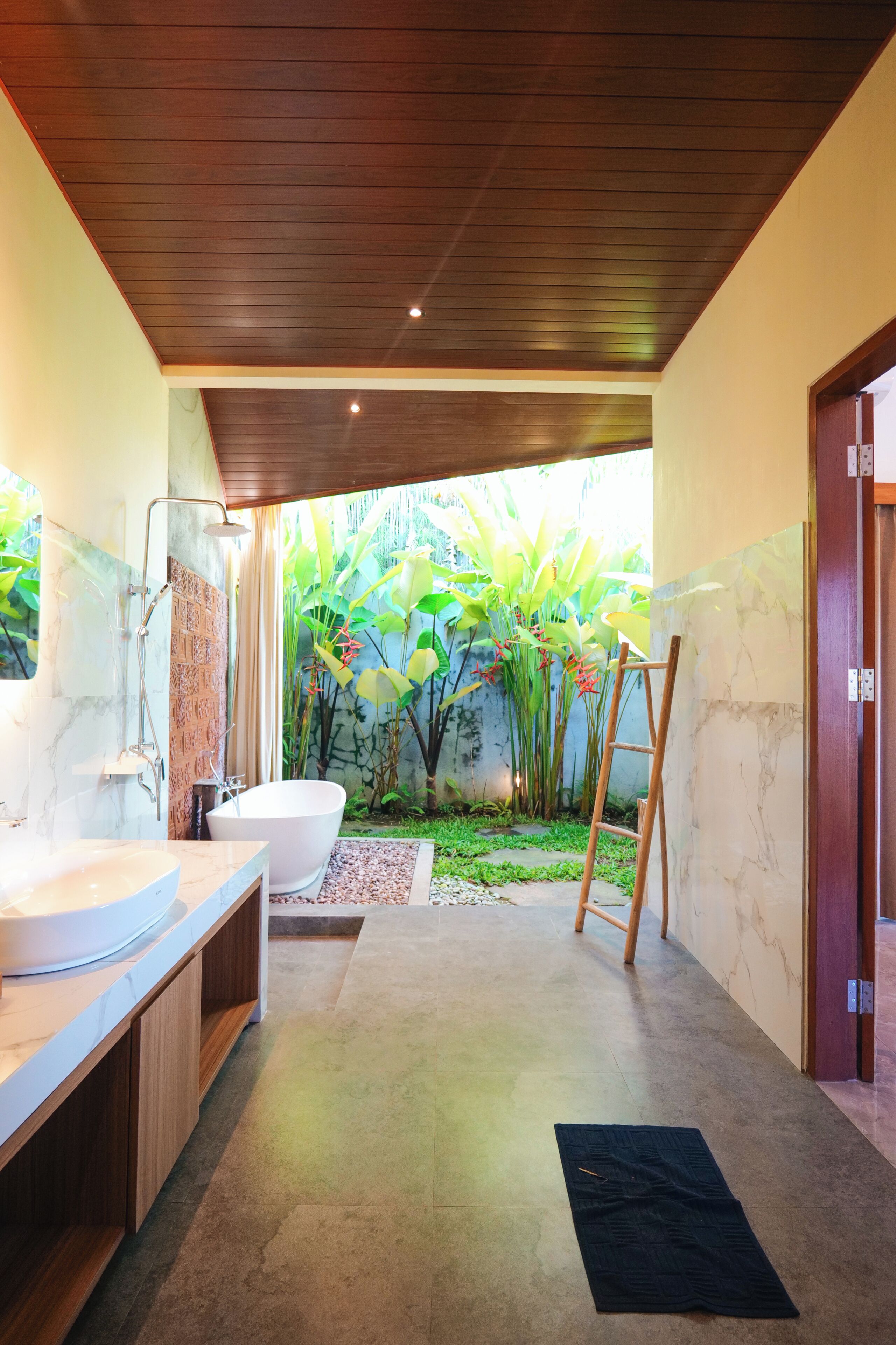 Superior Villa, Kitchen, Garden View | Bathroom