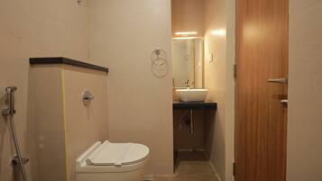 Standard Double Room | Bathroom