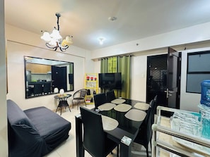 Appartement, 2 chambres, patio | Restauration