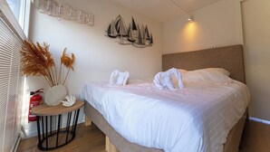 Room - Houseboat With Rooftop Terrace (Wolphaartsdijk)