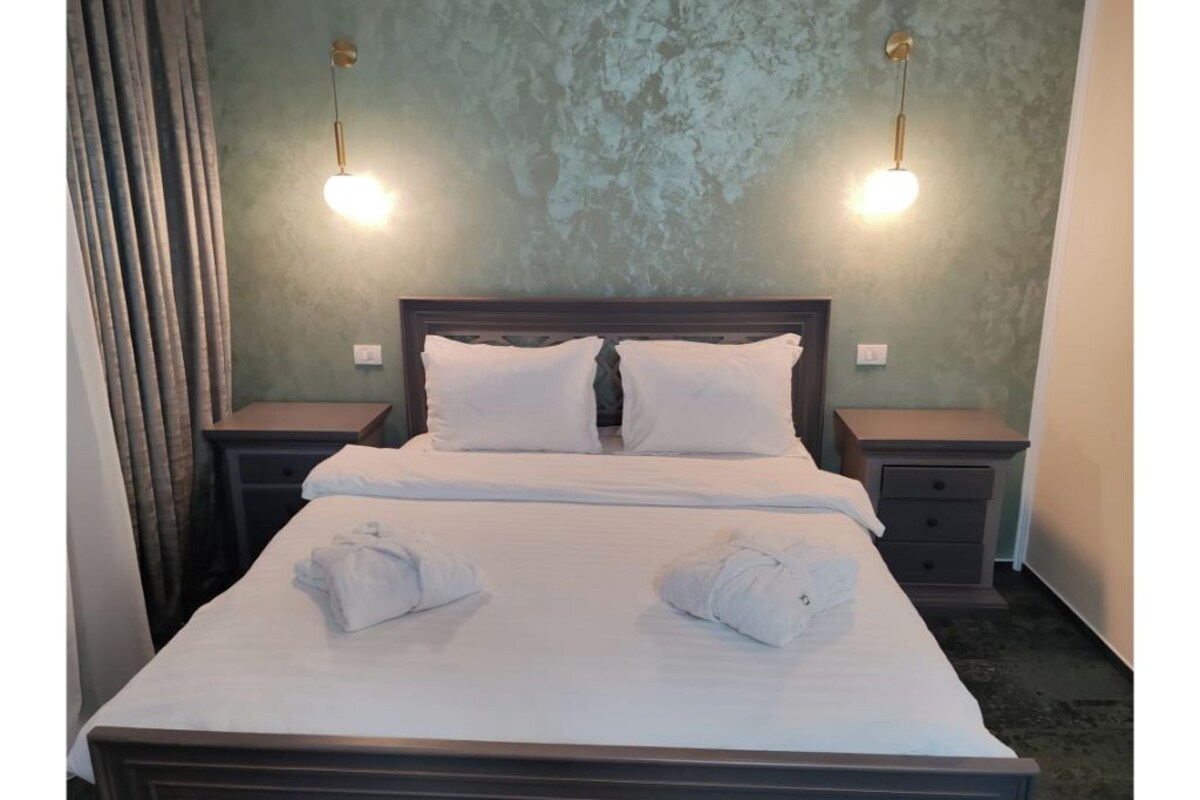 Double or Twin Room | Desk, free WiFi
