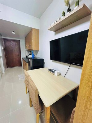 Private kitchen - Vibrant Studio Apartment in Vibrant Pasay, Philippines (Pasay)