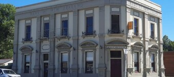 The historical Bank house