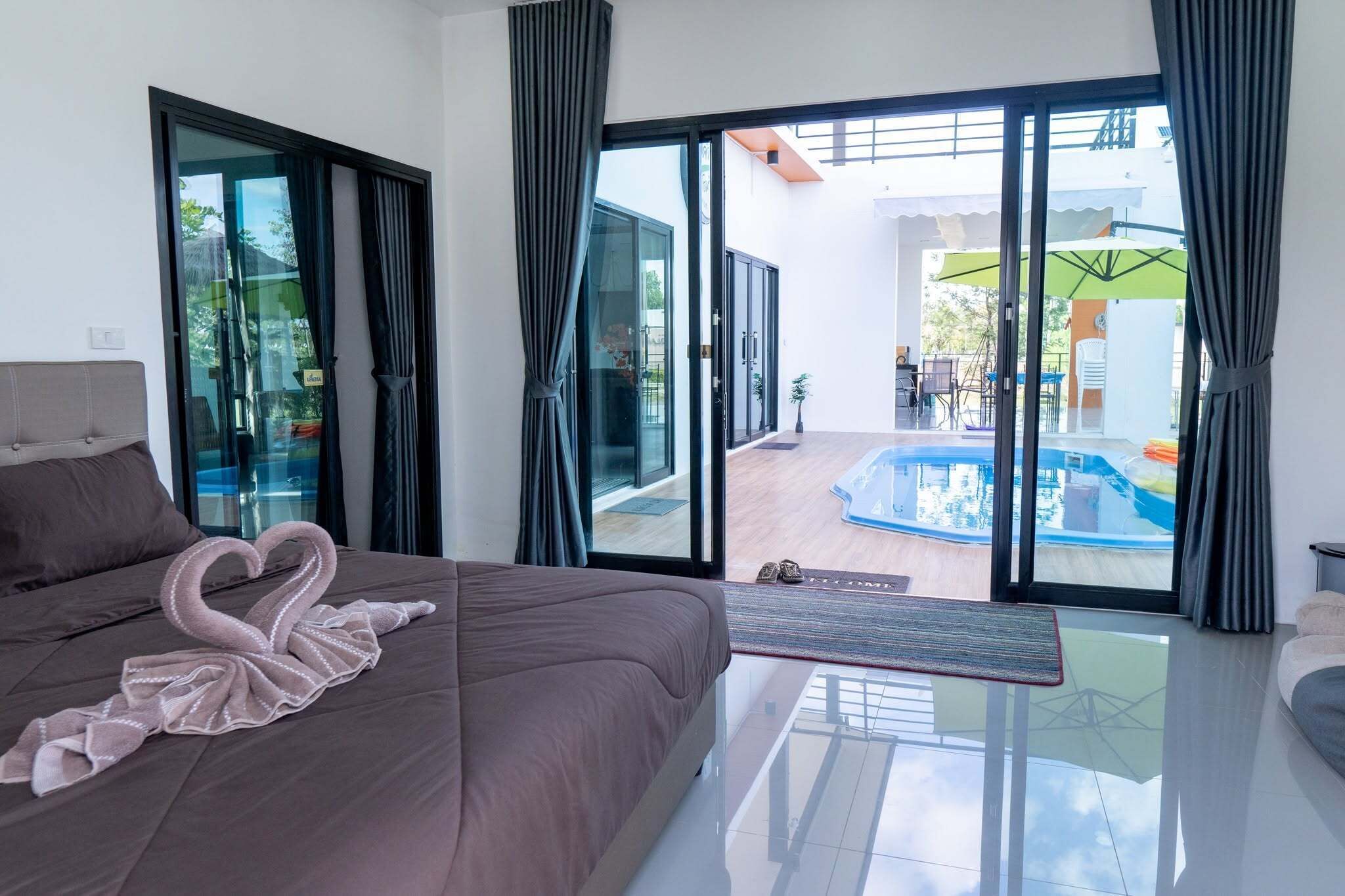 Family Villa | WiFi (free), individually decorated, bed sheets