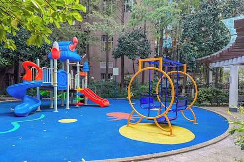 Tyms 3BR 2BA Apt at Jing'an Maple Garden