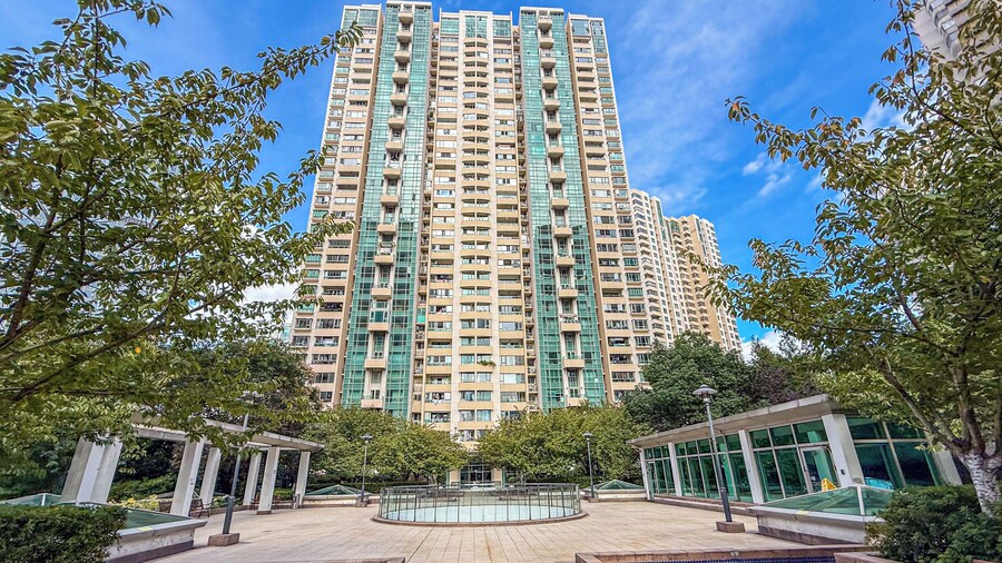 Tyms 3BR 2BA Apt at Jing'an Maple Garden