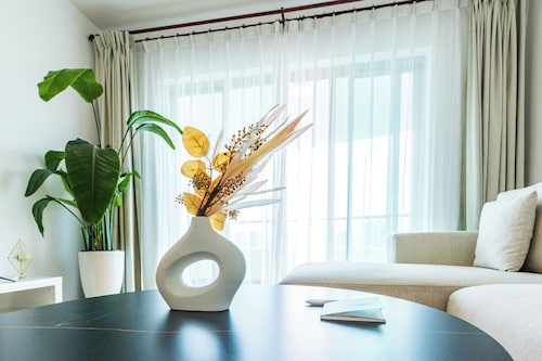 Tyms 3BR 2BA Apt at Jing'an Maple Garden