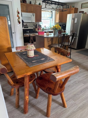 Unclassified image, 4 of 23, button - Serene 2-Bedroom Apartment with Private Entrance and Pool Access (Clinton)