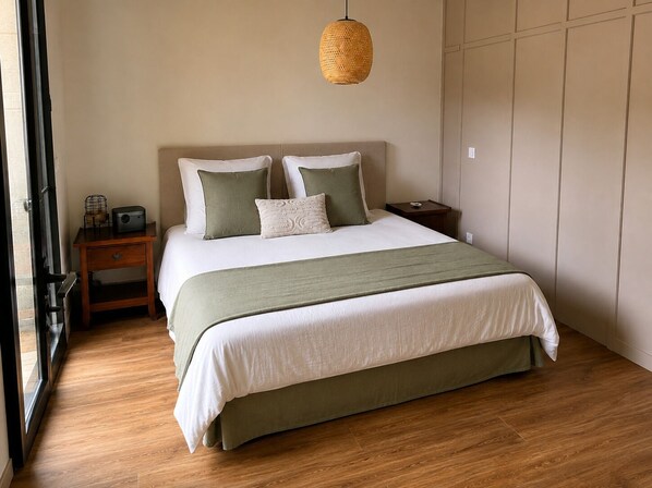 Unclassified image, 1 of 51, button - Villa with pool, sleeps 8, 4,500 m² garden, Bordeaux (Latresne)