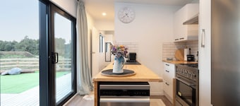 Haven Hills Retreat - Romantic, luxury off grid tiny house with stunning views.