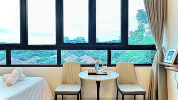 Premium Studio, Balcony, City View | WiFi (free)
