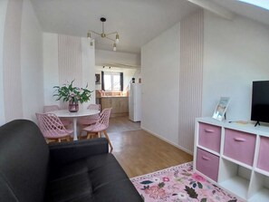 Unclassified image, 5 of 22, button - La vie en rose, chic apartment in center Amiens (Amiens)