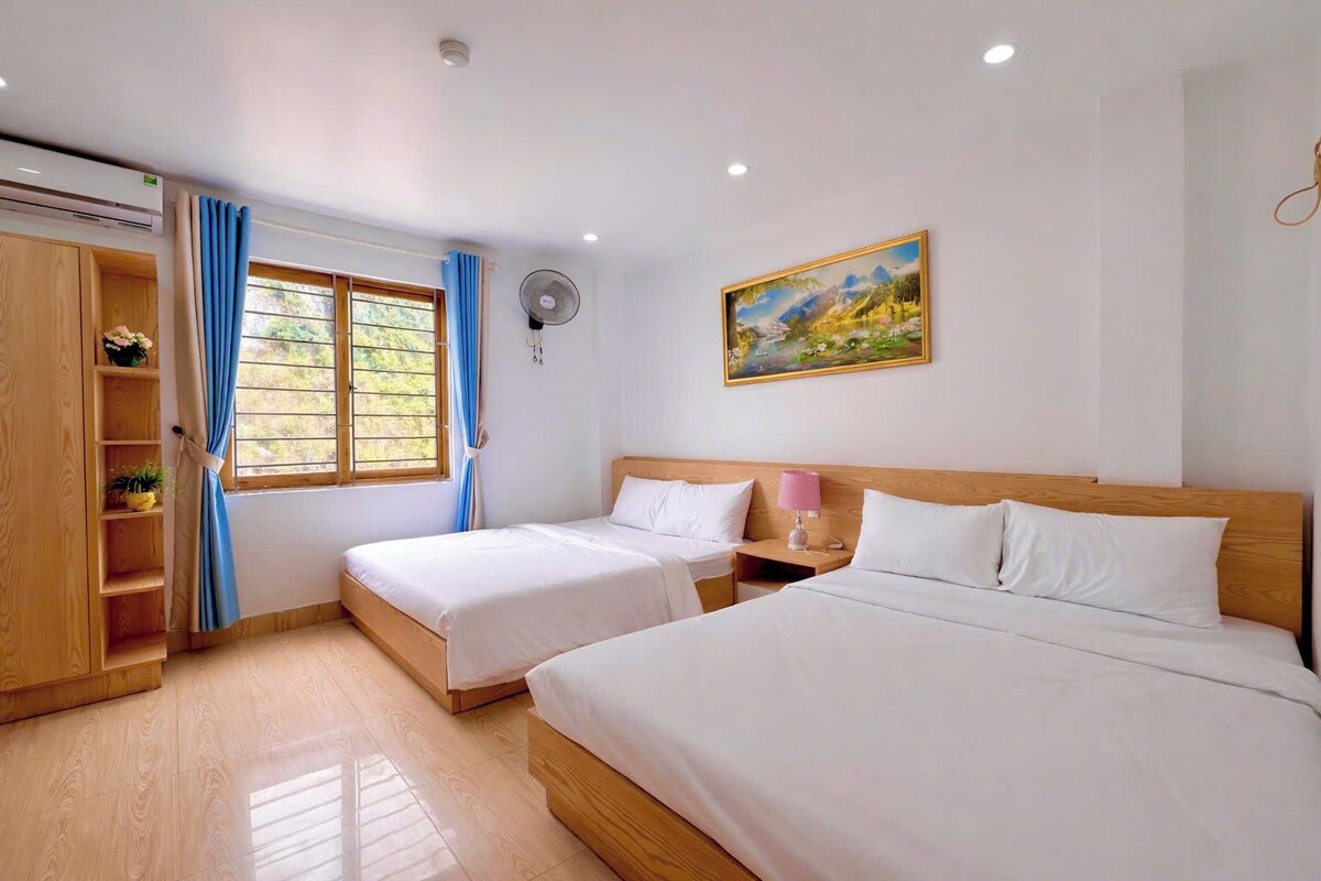 Chambre Quadruple Deluxe, vue colline