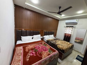 Family Room - Om Home Stay (Agra)
