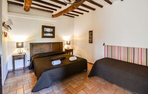 Bed - Nice home in Caprese Michelangelo (Caprese Michelangelo)
