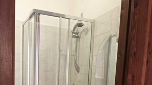 Comfort Double Room, Non Smoking | Bathroom