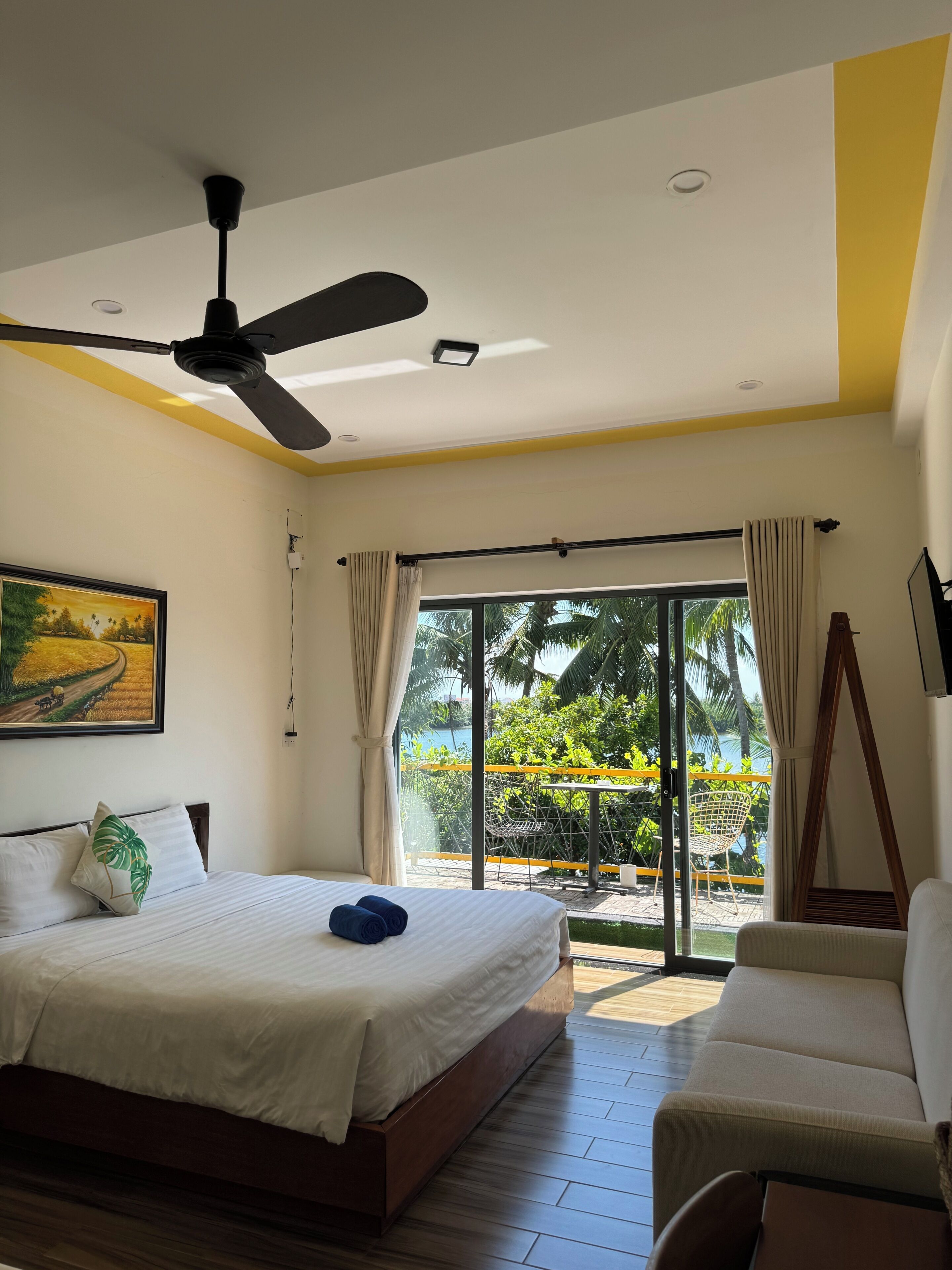 Deluxe Double Room, River View | Blackout drapes, soundproofing, iron/ironing board, WiFi (free)