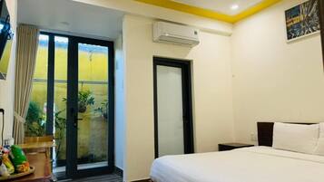 Standard Double Room | Blackout drapes, soundproofing, iron/ironing board, WiFi (free)
