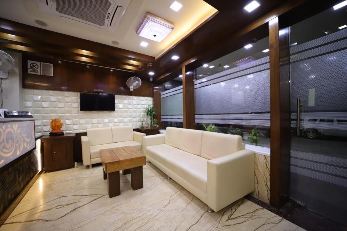 Deluxe Room, City View | Lobby
