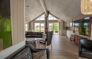 Living area - Beautiful home in Blåvand with sauna (Blåvand)