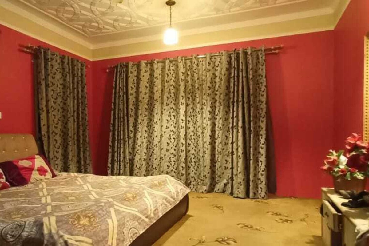 Habitación Deluxe | Camas extra, wifi gratis y ropa de cama 