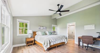 Wonderview Lakehouse by Chatuge Home Concierge | 5BR · Sleeps 10 · Lakefront · Game Room