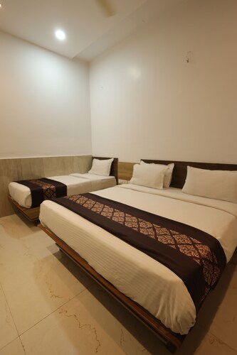 Elegant Gold Hotel