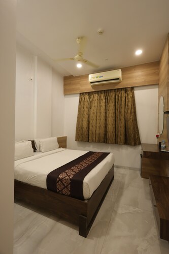 Elegant Gold Hotel