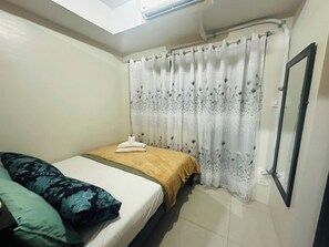 Room - Happy 1-bedroom Condo With Balcony Facing Pool Tower Facing MOA (Pasay)