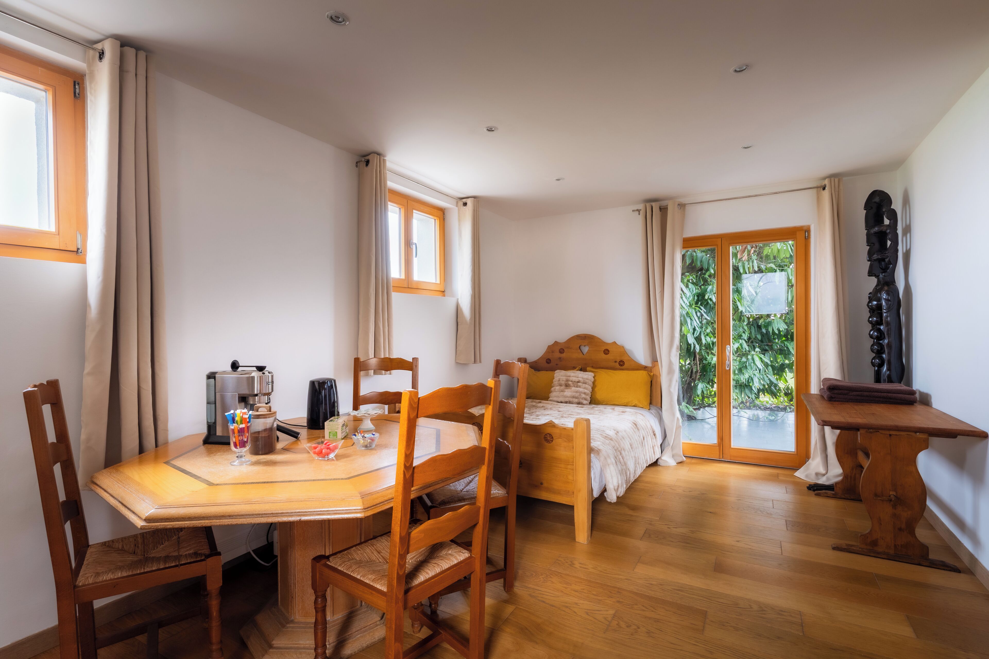 7 Schlafzimmer, Schreibtisch, kostenloses WLAN, Bettwäsche
