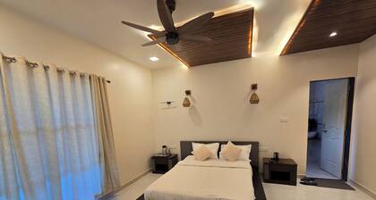 Charming 2-bedroom farmhouse in peaceful Mahabaleshwar retreat
