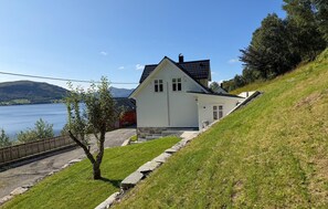 Exterior - Gorgeous home in Fiskåbygd with house a panoramic view (Fiskåbygd)