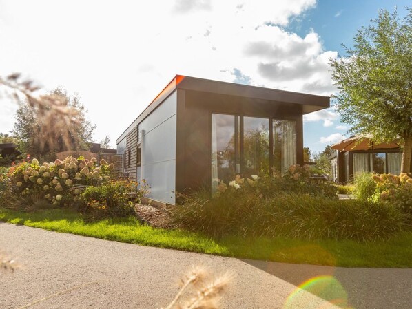 Exterior detail - De Wiedense Meren - Rietland Lodge | 4p by Interhome (Wanneperveen)