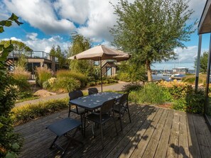 Outdoor dining - De Wiedense Meren - Rietland Lodge | 4p by Interhome (Wanneperveen)
