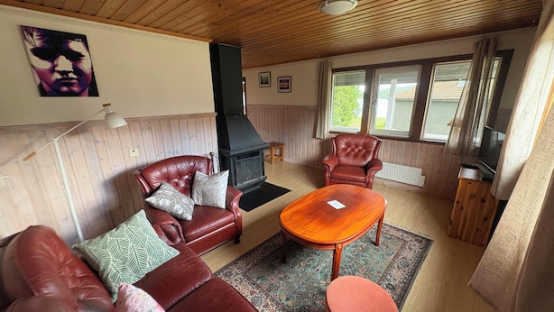 Cottage, Patio, Lake View | Living area