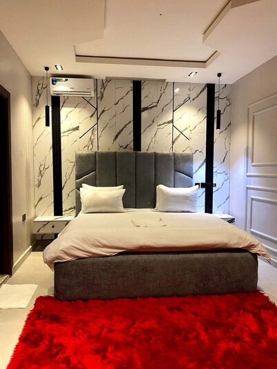 H and H Apartment