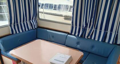 Unique boat stay - 8 guests