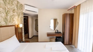Comfort Quadruple Room, City View