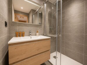 Unclassified image, 5 of 10, button - Ski-in apartment - 4 guests (Huez)