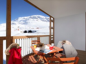 Outdoor dining - Spacious apartment mountain view - 4 guests (Huez)