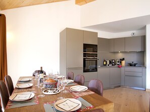 Dining - Ski-in/ski-out apartment - 6 guests (Huez)