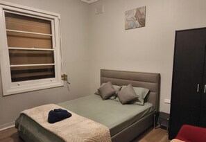Uklassifisert bilde, 4 av 8, knapp