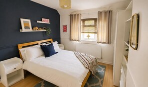 Room - 3-bed House, Sleeps 5 With Private Hot Tub (Birmingham)