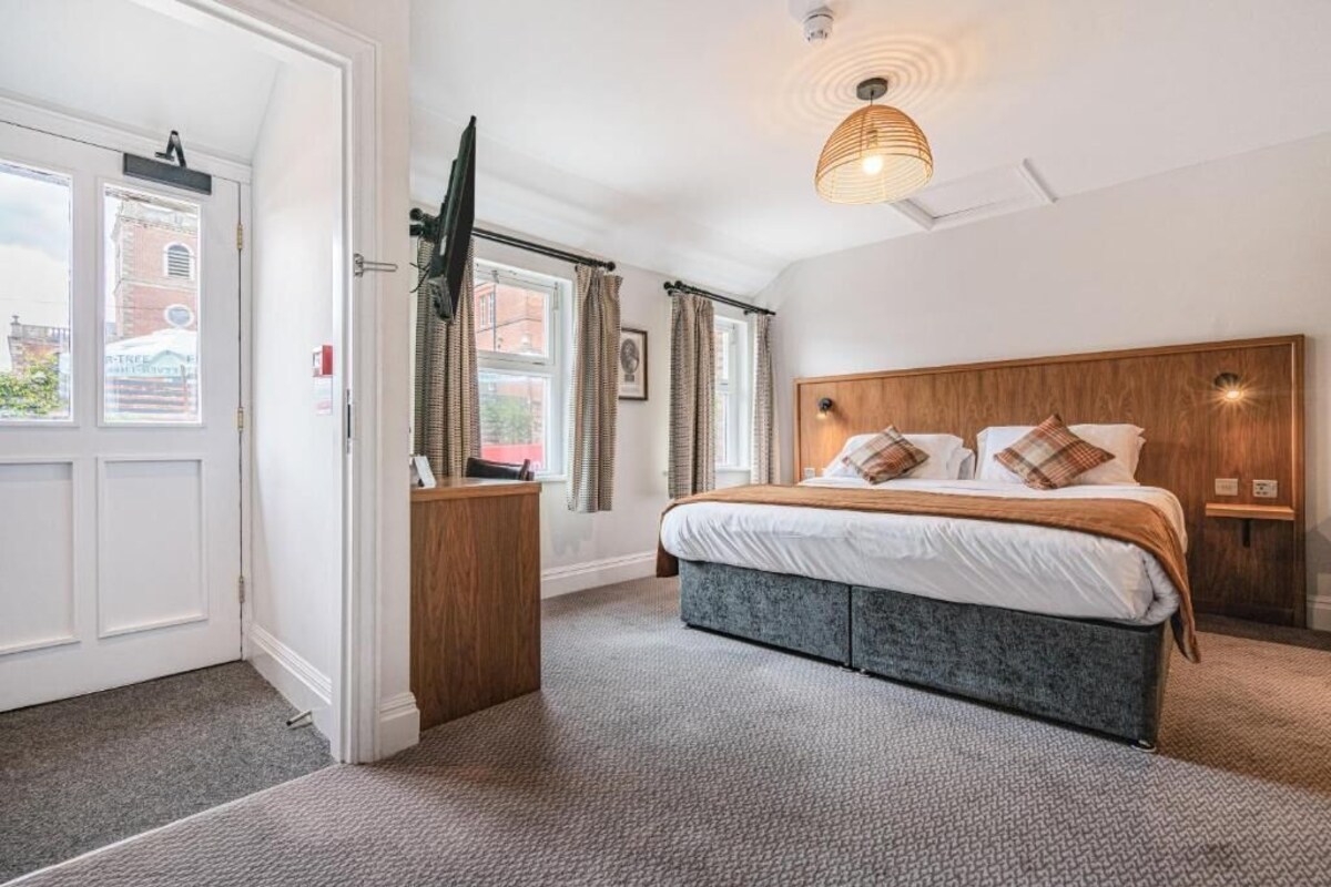 Deluxe Double Room | Desk, iron/ironing board, WiFi (free)