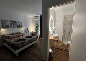 Bathroom - Relax in the heart of the historic district, with cozy rooms for overnight stays (Eboli)